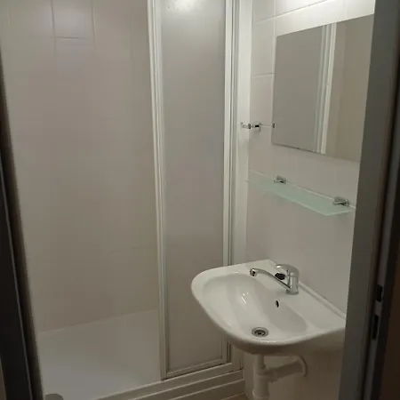 Hotel Koleje Vinarska
